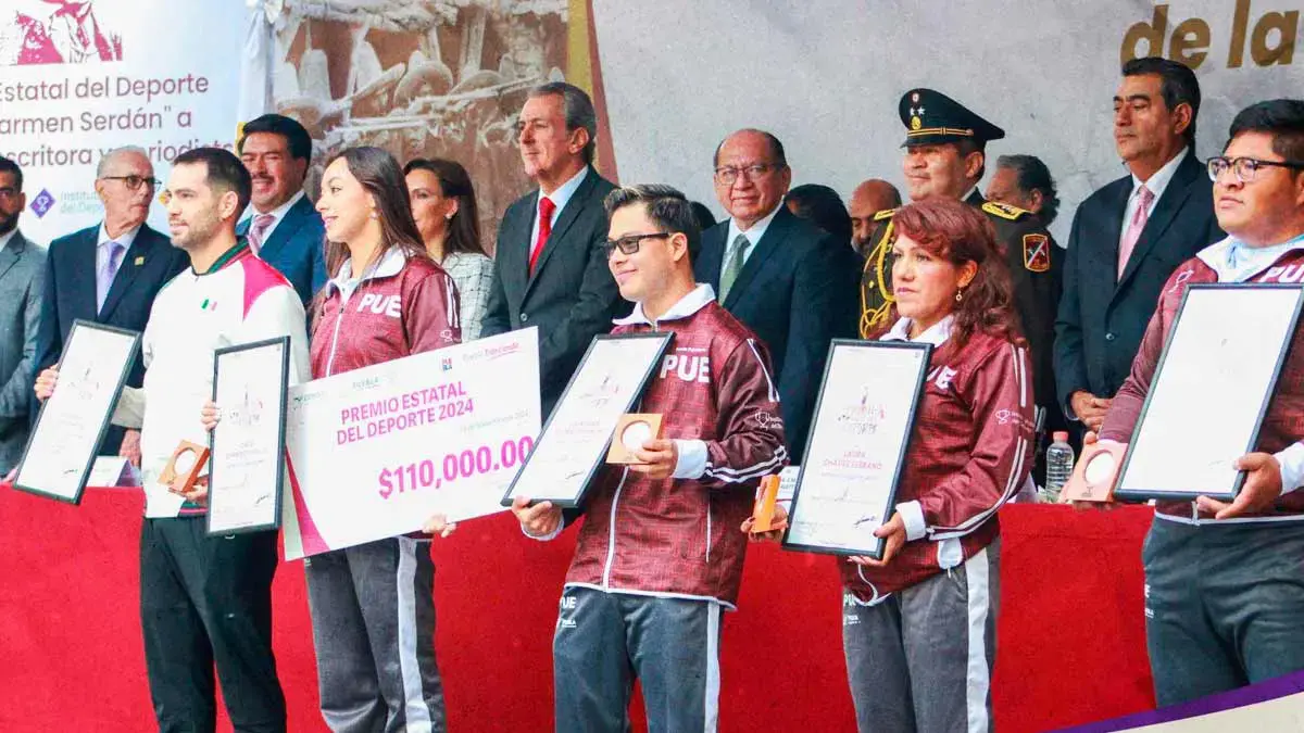 Ganadores del Premio Estatal del Deporte 2024 en Puebla reciben reconocimientos y estímulos económicos