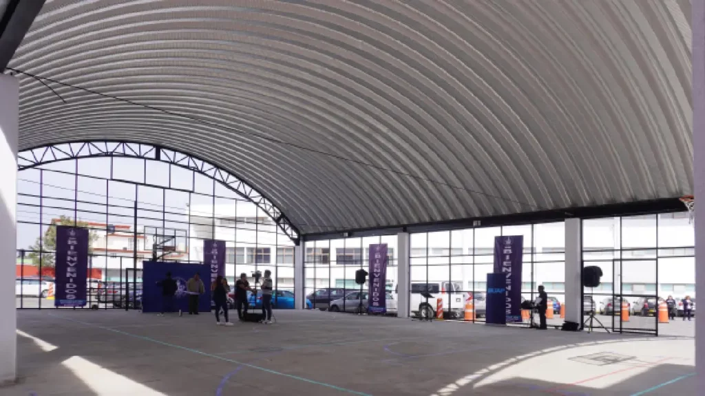 Inauguró el techo de la cancha de usos múltiples de la Facultad de Contaduría