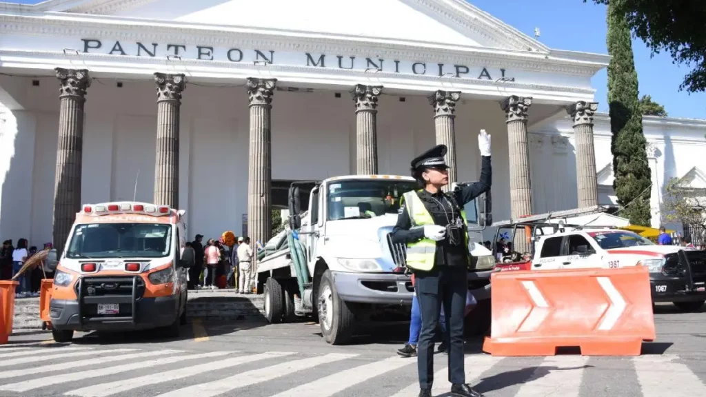Sin incidentes transcurren festividades del "Día de Muertos" en la capital: Gobernación