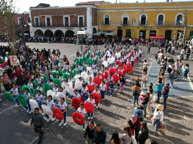 En Atlixco, Ariadna Ayala, ejidatarios, presidentes auxiliares e inspectores de colonias conmemoran aniversario de la revolución