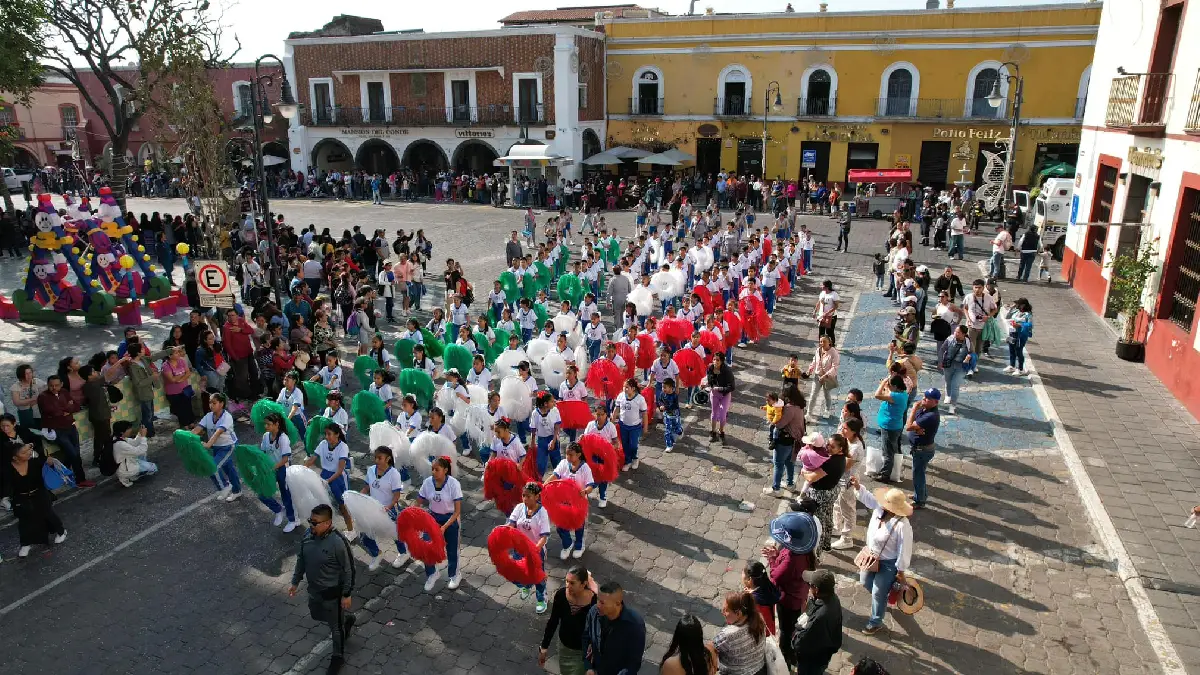 En Atlixco, Ariadna Ayala, ejidatarios, presidentes auxiliares e inspectores de colonias conmemoran aniversario de la revolución