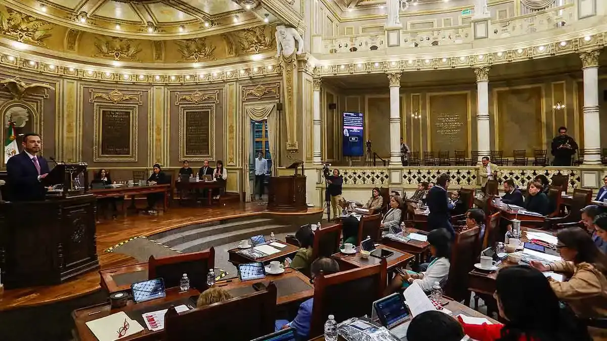 Tras el caso Marylin Cote, diputados proponen Ley de Profesiones en el Congreso de Puebla