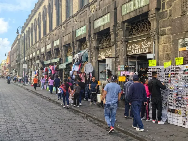 Pide Gobernación a comercio popular liberar el tránsito peatonal