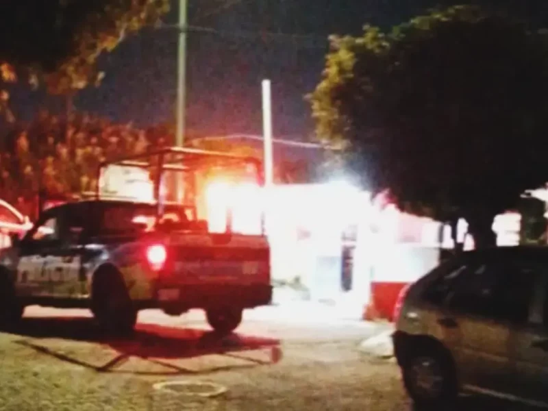 Balean a policía municipal afuera de su casa en Hacienda Santa Clara, Puebla