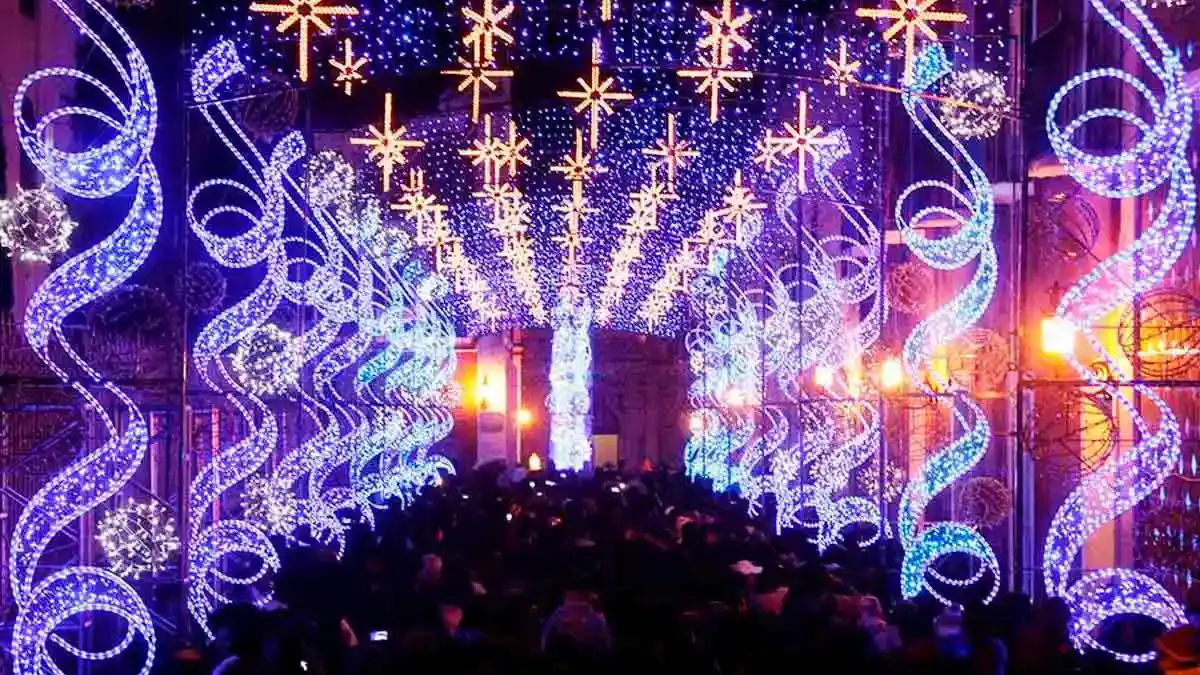 Ariadna Ayala encabeza la inauguración de la Villa Iluminada de Atlixco 2024