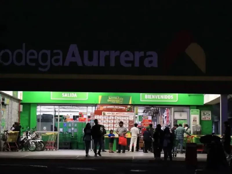Delincuentes armados y encapuchados asaltaron la tienda Bodega Aurrera Amalucan, Puebla