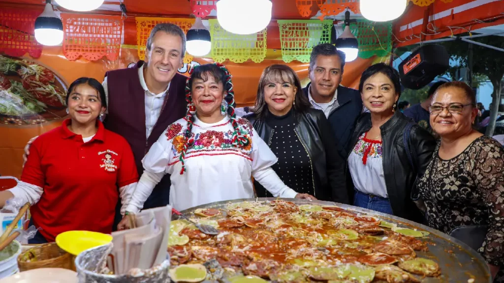 Acude Pepe Chedraui a la inauguración del Festival de la Chalupa en El Carmen