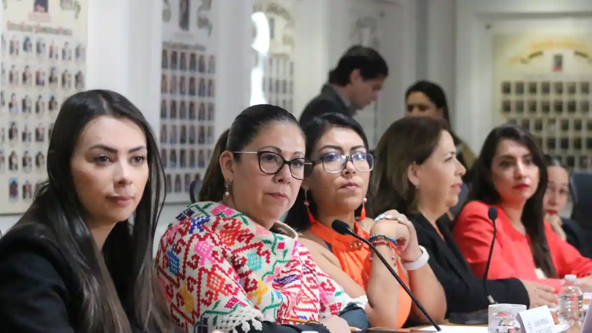 Comisión de Educación aprueba a las y los merecedores de Medalla al Mérito Docente "Juan C. Bonilla"