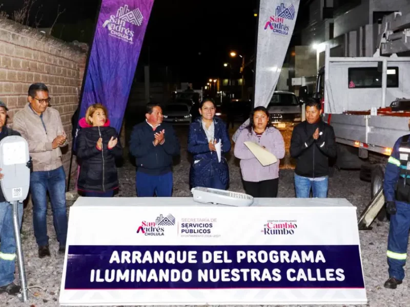 Mejora Lupita Cuautle Torres alumbrado público en San Andrés Cholula