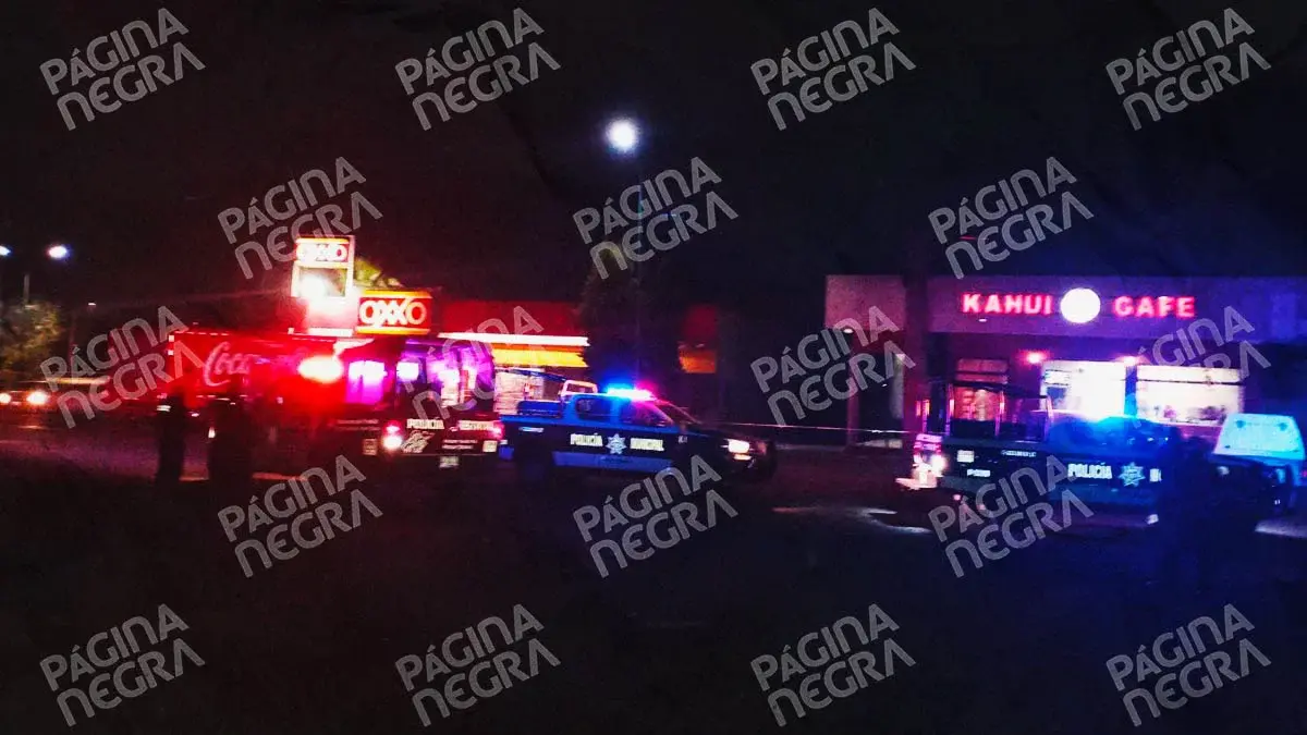 Balean a un agente de la FGR afuera de cafetería en Periférico Ecológico de Puebla 
