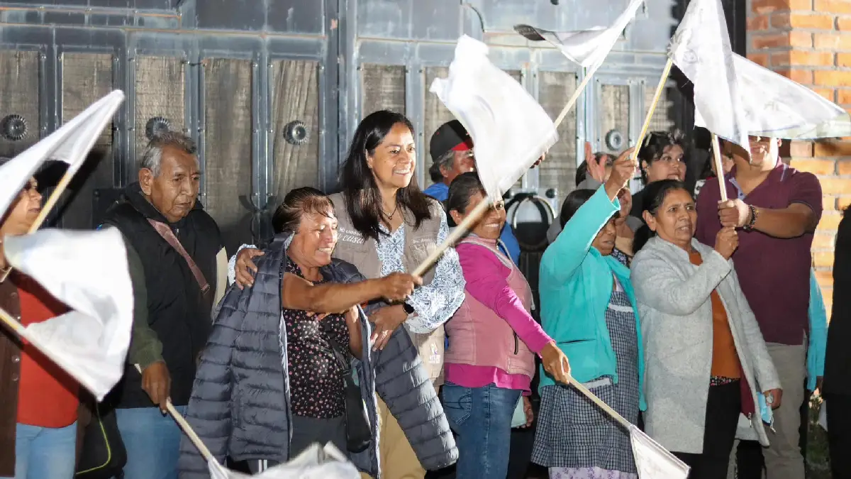 Ariadna Ayala inicia mejoramiento de caminos agrícolas en comunidades de Atlixco