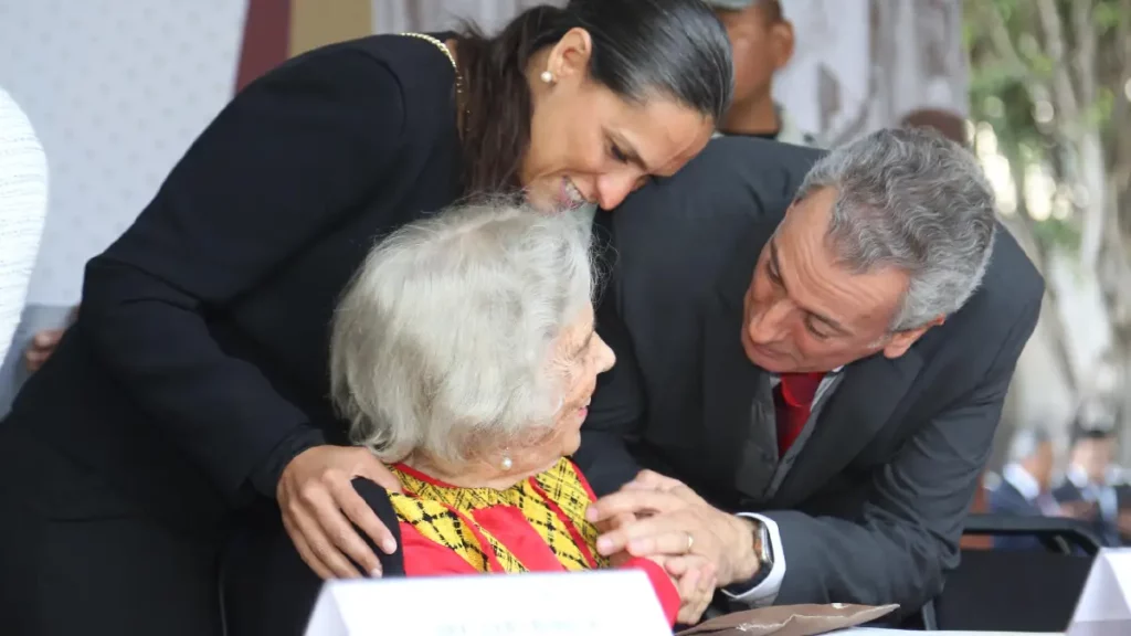 Gobierno de la Ciudad se une al 2° Festival Revolucionario y a la entrega de la medalla "Carmen Serdán" a Elena Poniatowska