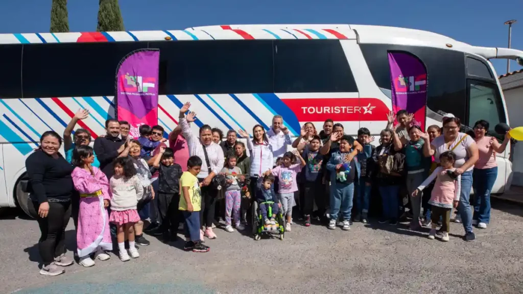 SMDIF cumple el sueño de familias con visita a Mundo Imayina, en Morelos