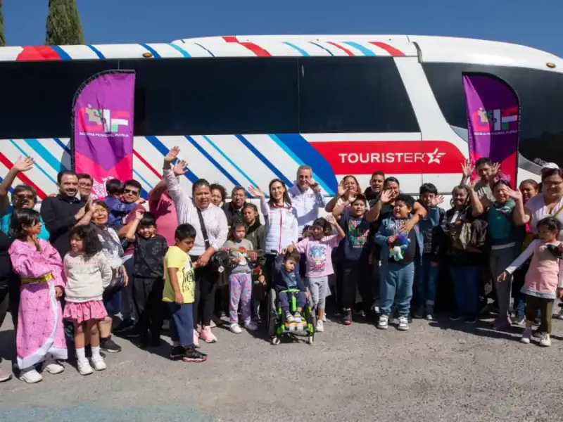 SMDIF cumple el sueño de familias con visita a Mundo Imayina, en Morelos