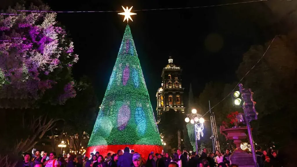 Con encendido del Árbol Navideño, Pepe Chedraui inaugura las fiestas navideñas en Puebla