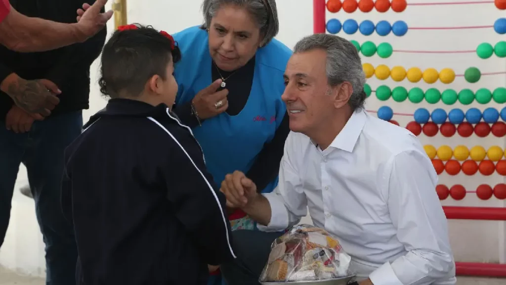 Gestionó Pepe Chedraui petición ciudadana para construcción de techado en CAIC