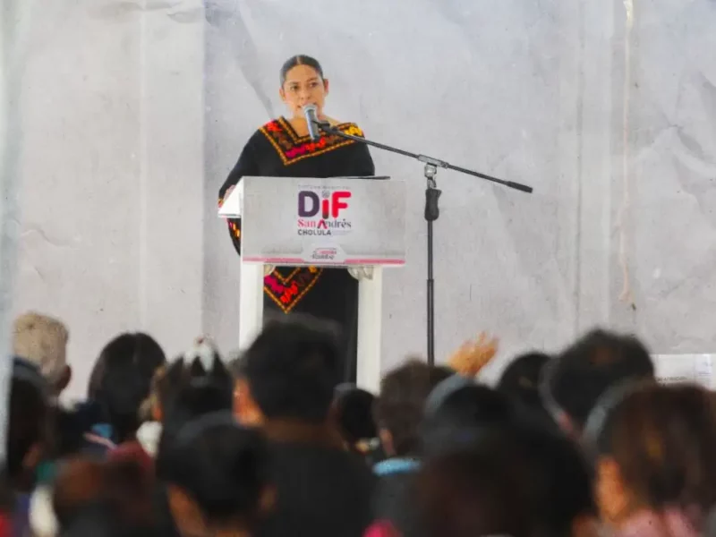 Encabeza Lupita Cuautle entrega de apoyos a familias sanandreseñas