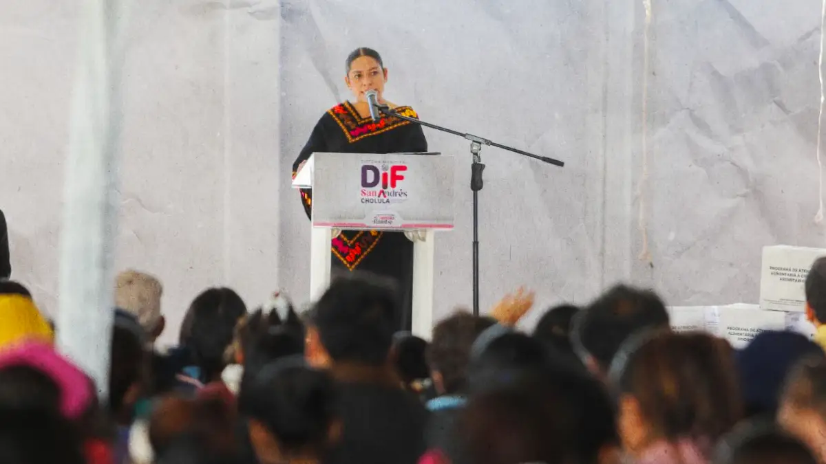 Encabeza Lupita Cuautle entrega de apoyos a familias sanandreseñas