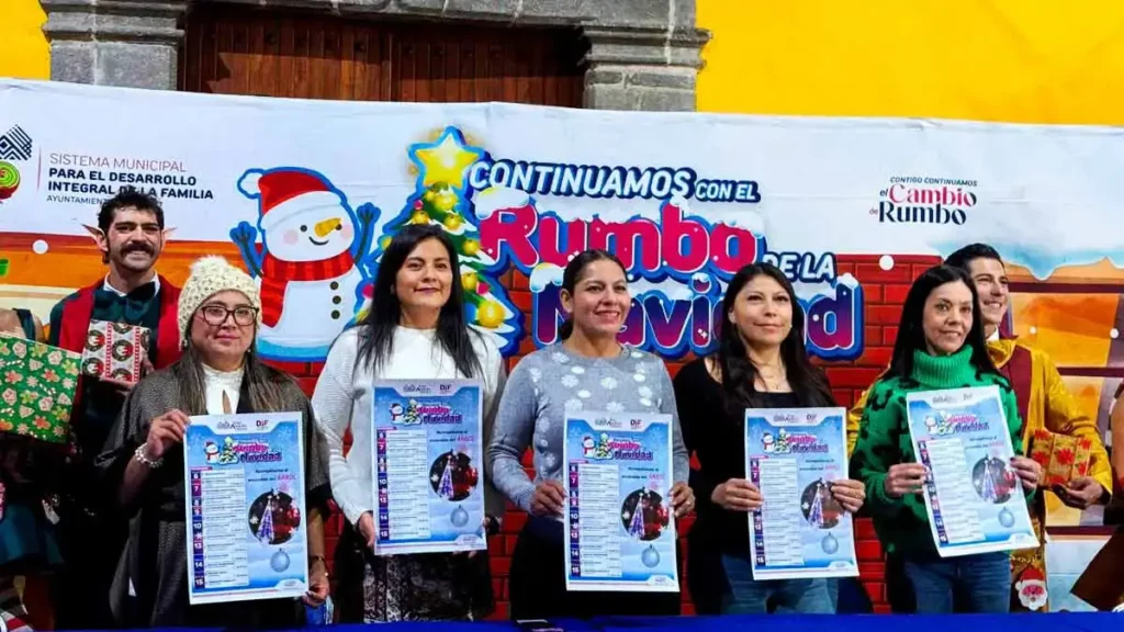 Lupita Cuautle enciende el Árbol Navideño de San Andrés Cholula