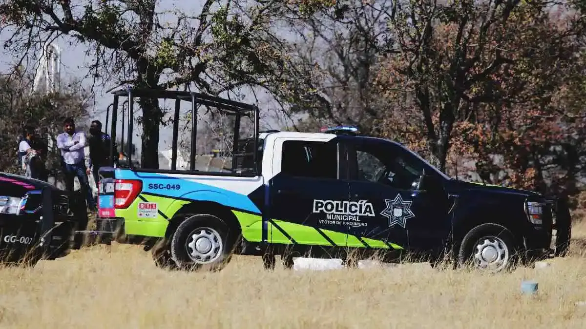 Abandonan dos cuerpos maniatados y baleados en Chietla, Puebla