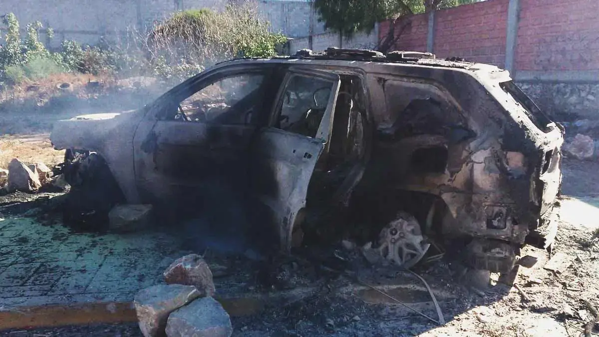 Pobladores retienen a marinos e incendian patrulla en Quecholac, Puebla; presuntamente iban por “El Toñín”