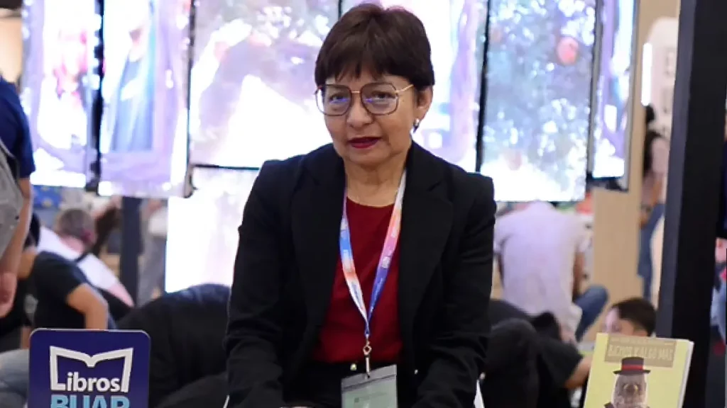Otra vez a las andadas. Bichos y algo más, de la Rectora Lilia Cedillo, se presenta en la FIL de Guadalajara