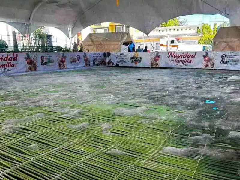Pista de hielo en Cuautlancingo se derrite; un fraude el festejo navideño de Omar Muñoz