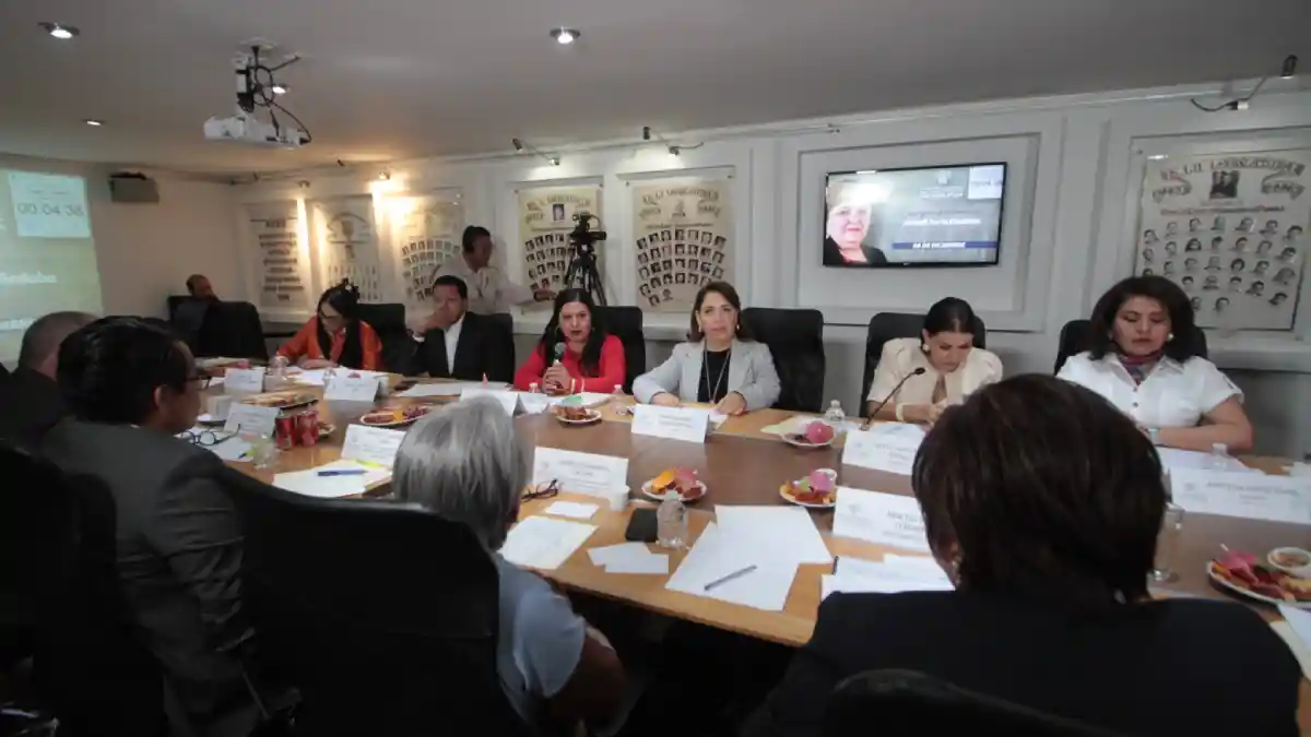 Comparece secretaria de Salud en el Congreso Local