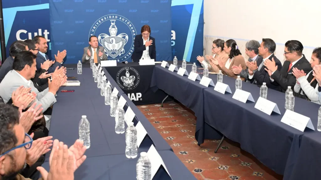 Toma protesta la Rectora Cedillo a los integrantes del Consejo de Extensión y Difusión de la Cultura