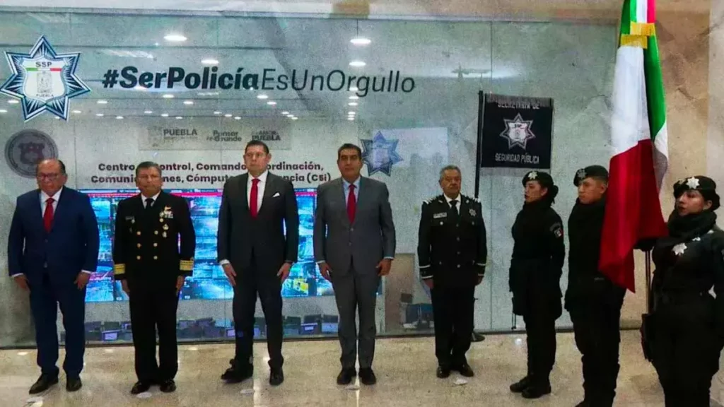 Alejandro Armenta y Sergio Salomón Céspedes encabezan cambio de mando en Puebla