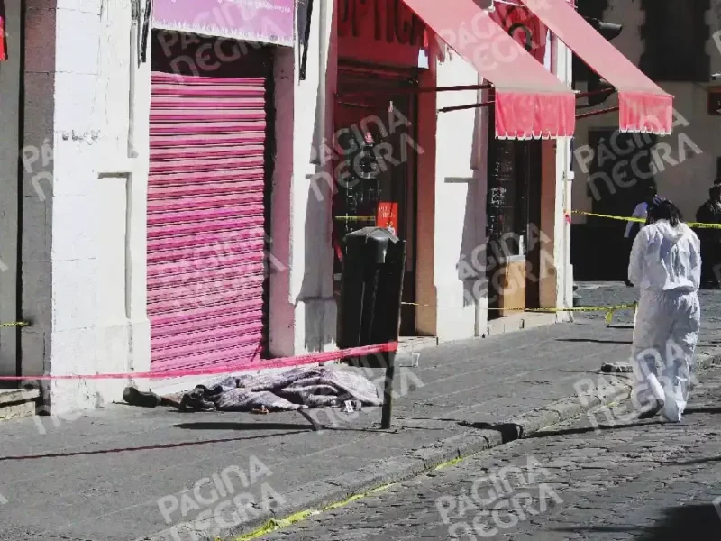 Por desnutrición e hipotermia, murió hombre en situación de calle en el Centro Histórico, Puebla