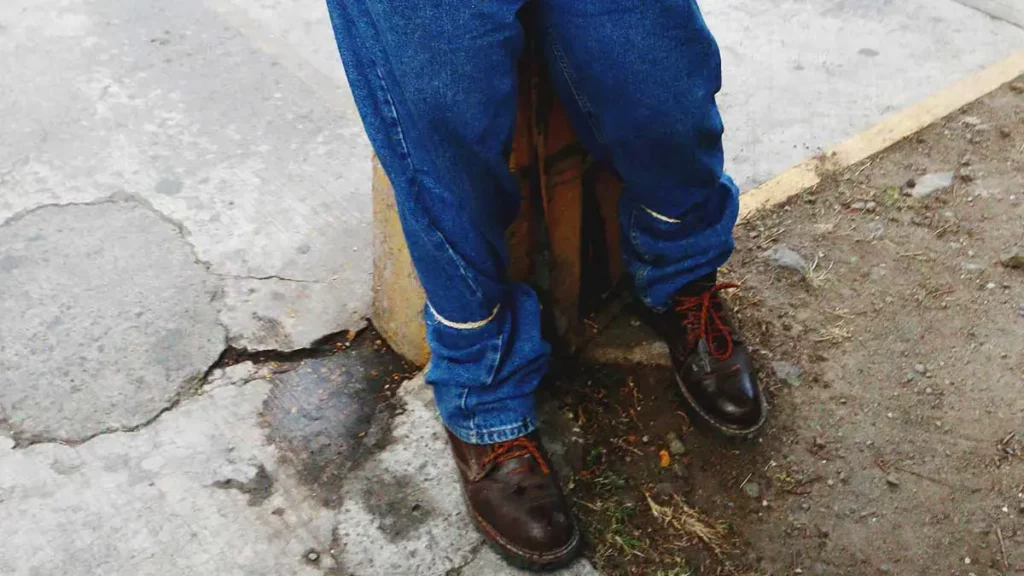 Golpean y amarran a delincuente por intento de robo de moto en Izúcar de Matamoros