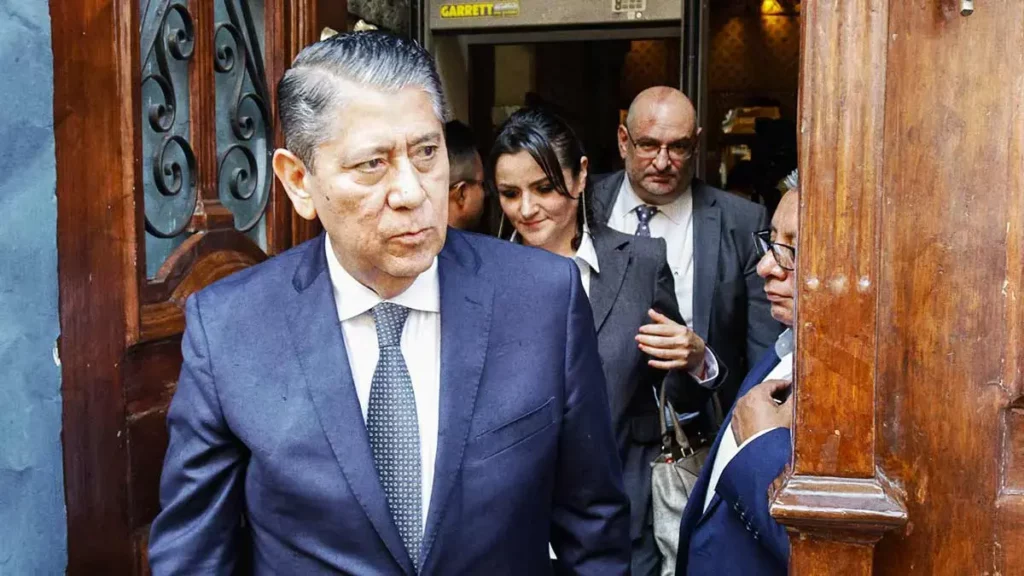 Ingresa al Congreso renuncia de Gilberto Higuera Bernal a la Fiscalía de Puebla
