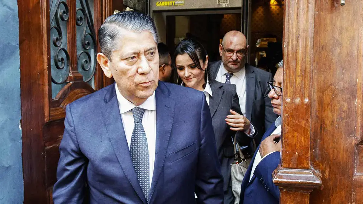 Ingresa al Congreso renuncia de Gilberto Higuera Bernal a la Fiscalía de Puebla