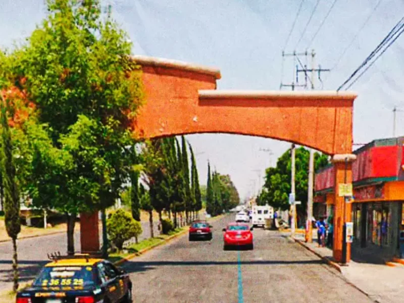 Abandonan cuerpo desmembrado, embolsado y con mensaje de amenaza en Bosques de Amalucan, Puebla