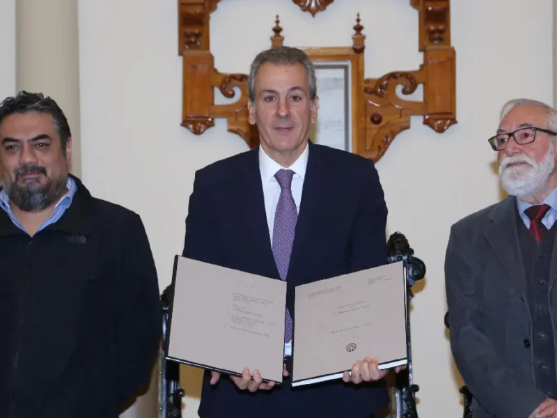 Gobierno de la Ciudad de Puebla recibe Facsímil del Expediente de Inscripción en la Lista de Patrimonio Mundial