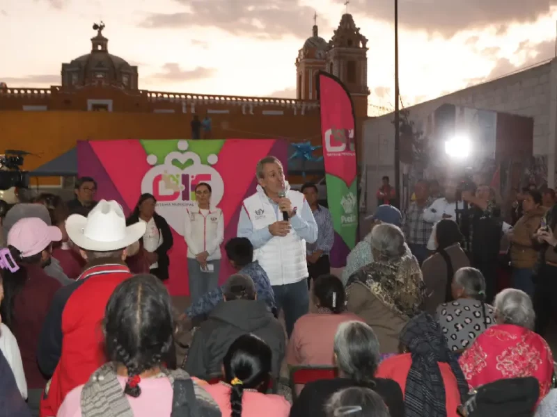 Visita SMDIF juntas auxiliares de Canoa y la Resurrección por festejos navideños 