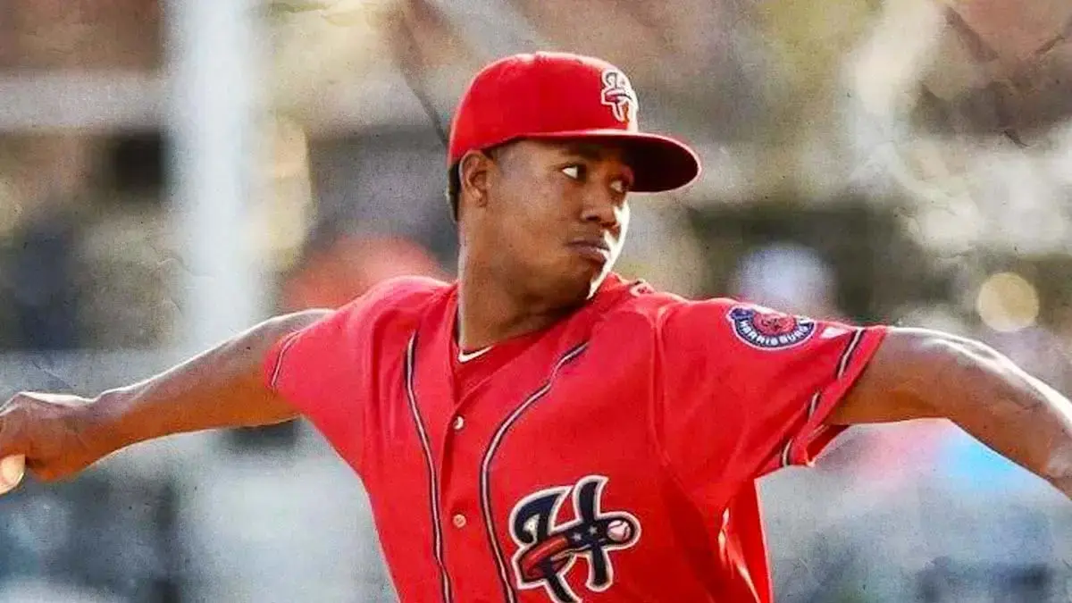 Luis Reyes llega al bullpen de los Pericos de Puebla para la Temporada 2025
