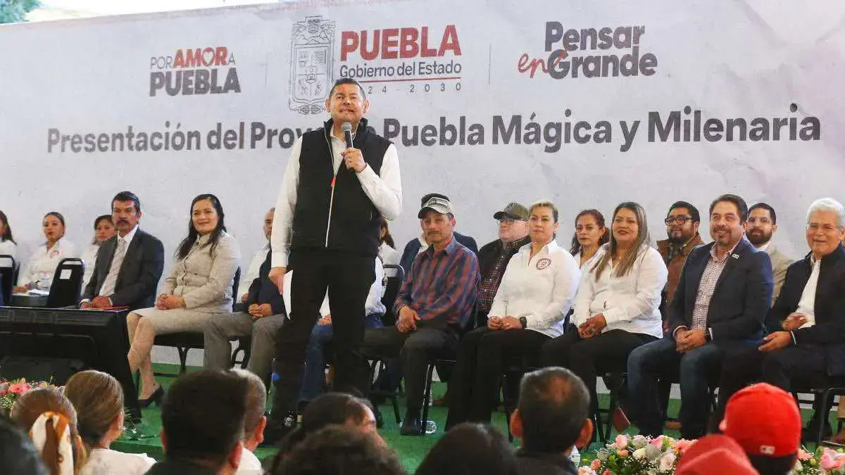 Alejandro Armenta anuncia ampliación del Hospital Integral de Acatzingo
