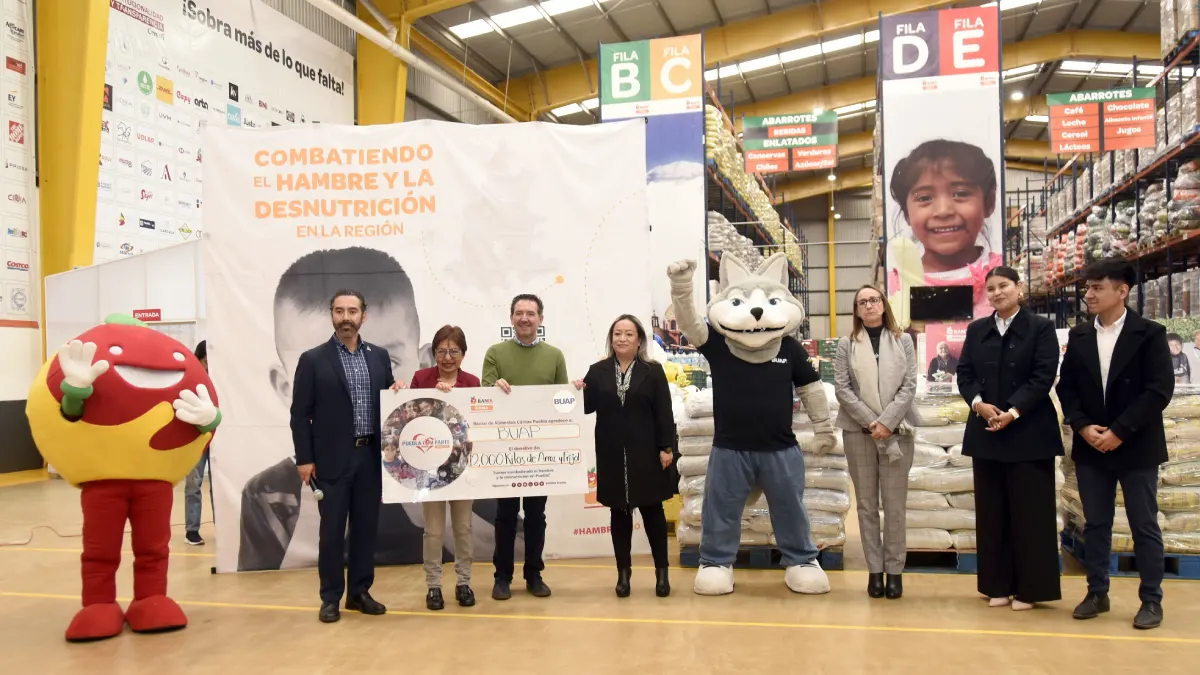 Entrega BUAP 12 mil kilos de arroz y frijol al Banco de Alimentos Cáritas Puebla