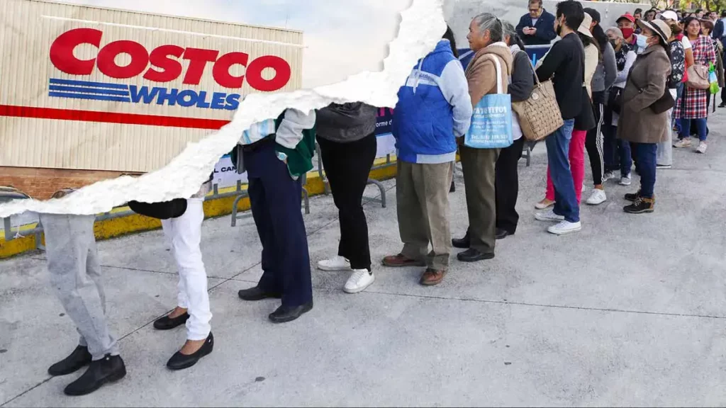 Clientes se viralizan por hacer largas filas para comprar en Costco Puebla previo a Navidad