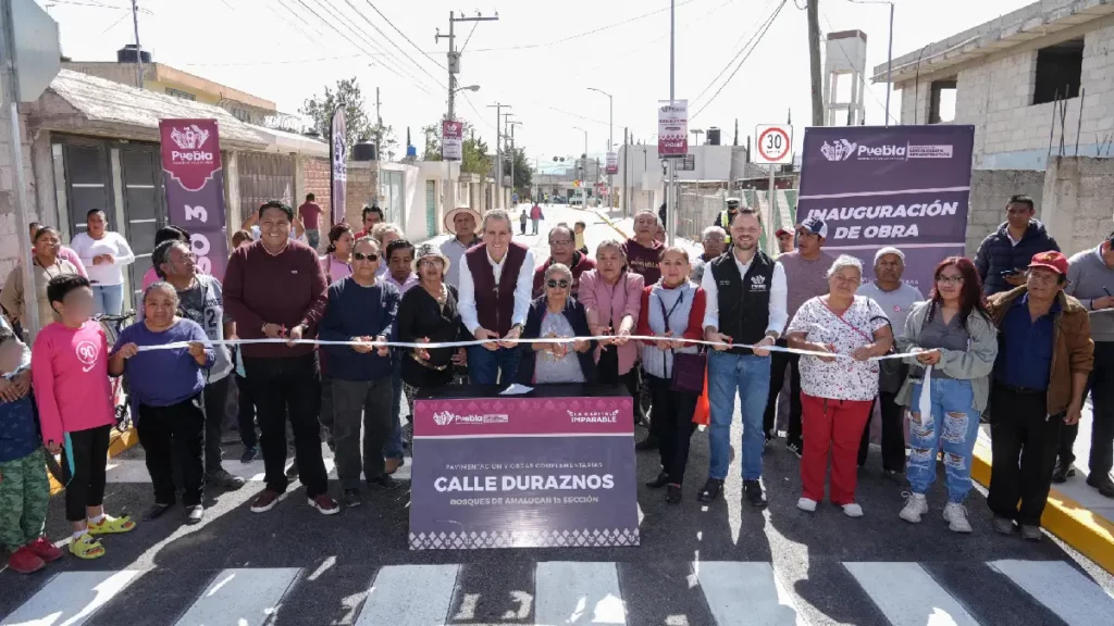 Inaugura Pepe Chedraui pavimentación de la calle Duraznos