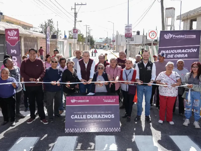 Inaugura Pepe Chedraui pavimentación de la calle Duraznos