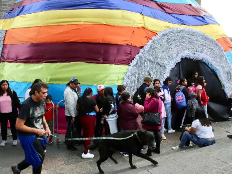 Con éxito el Gobierno de la Ciudad realiza la Piñata Sensorial "Habla con Santa"