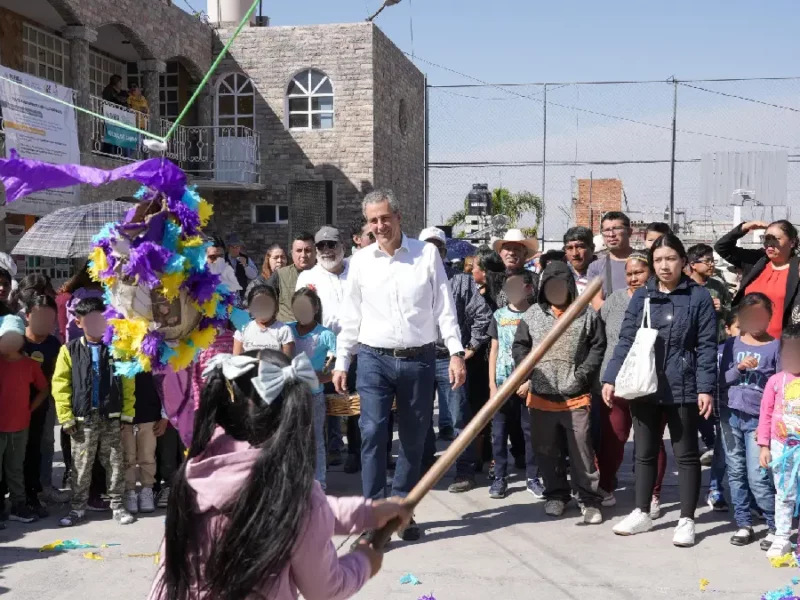 Pepe Chedraui celebra las posadas navideñas del SMDIF en Chautla y Totimehuacan