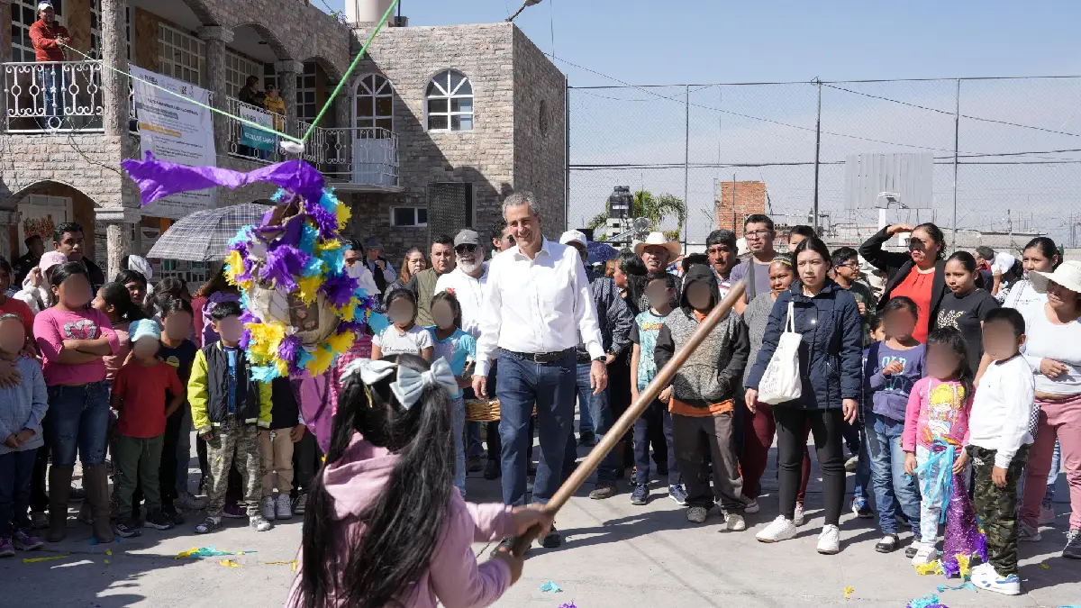 Pepe Chedraui celebra las posadas navideñas del SMDIF en Chautla y Totimehuacan