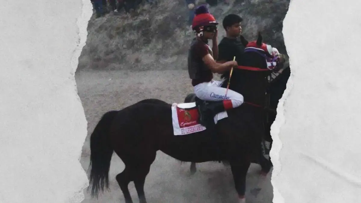 Tras carrera de caballos, motociclistas matan a balazos a joven en Tlacotepec, Puebla