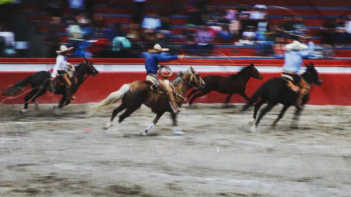 Hombre murió por ataque armado durante una carrera de caballos; en Tlacotepec, Puebla