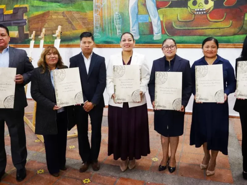 Entrega Lupita Cuautle Títulos Primordiales y Decreto Fundacional a Juntas Auxiliares de San Andrés Cholula