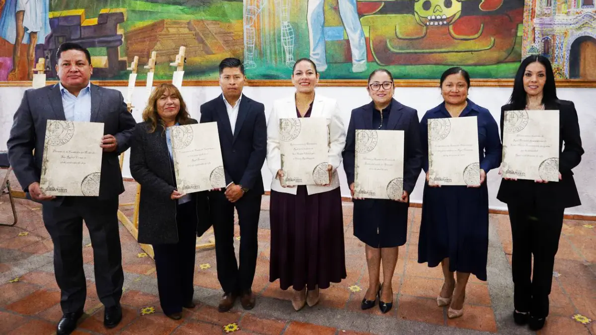 Entrega Lupita Cuautle Títulos Primordiales y Decreto Fundacional a Juntas Auxiliares de San Andrés Cholula